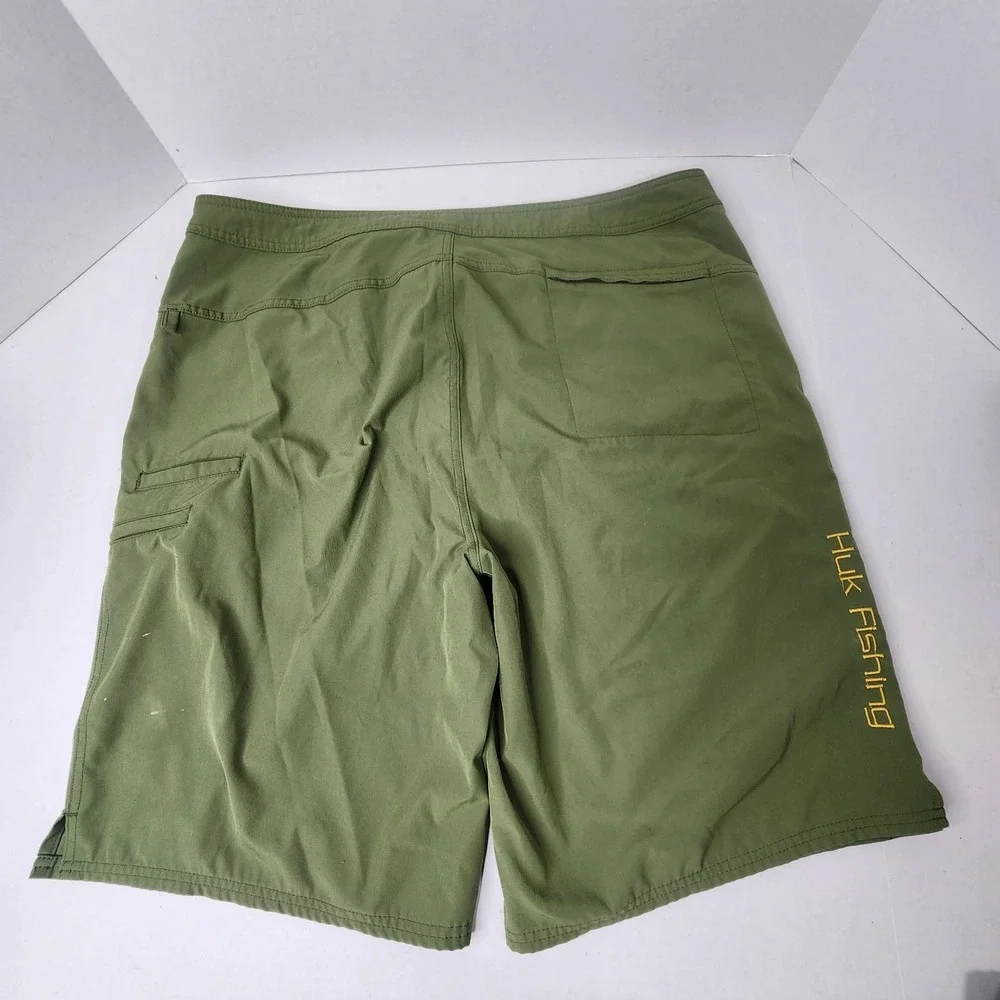 Huk Performance Mens 38 Fishing Outdoor Cargo Shorts Green Boardshorts